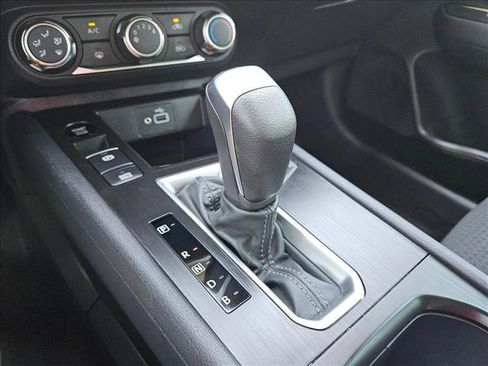 Used 2025 Nissan Kicks S image 14