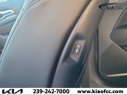 New 2026 Kia Sportage EX w/ EX Panorama Roof Package FWD image 17