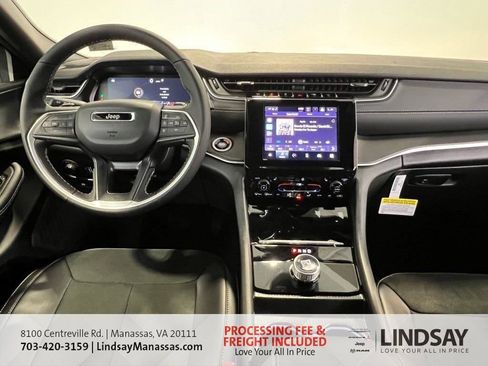 New 2025 Jeep Grand Cherokee Altitude AWD/4WD image 18
