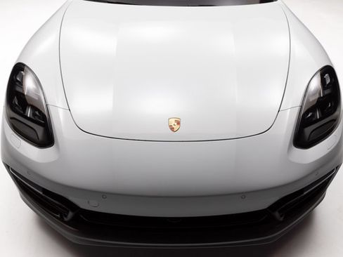 Used 2020 Porsche Panamera GTS w/ Premium Package Plus image 33