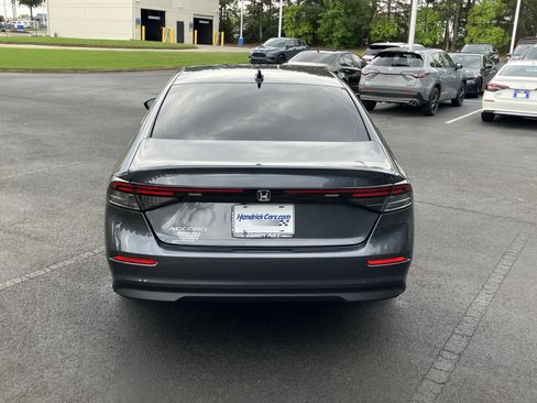 Used 2025 Honda Accord SE image 9