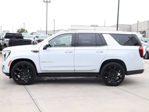 New 2026 GMC Yukon Denali w/ Denali Reserve Package AWD/4WD image 3