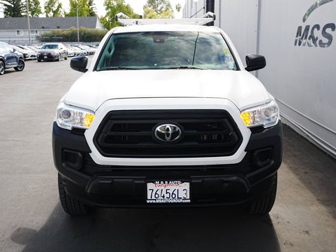 Used 2022 Toyota Tacoma SR image 2