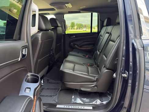 Used 2019 Chevrolet Suburban Premier AWD/4WD image 42