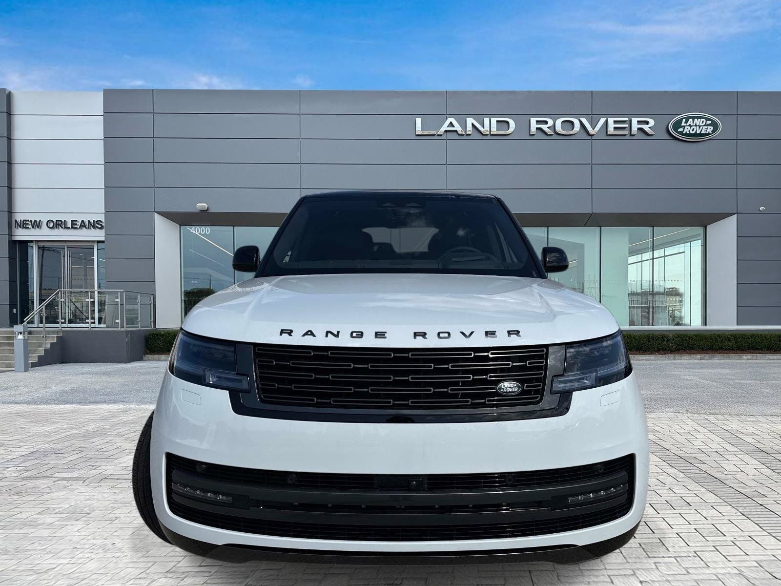 New 2027 Land Rover Range Rover Long Wheelbase SE AWD/4WD image 4