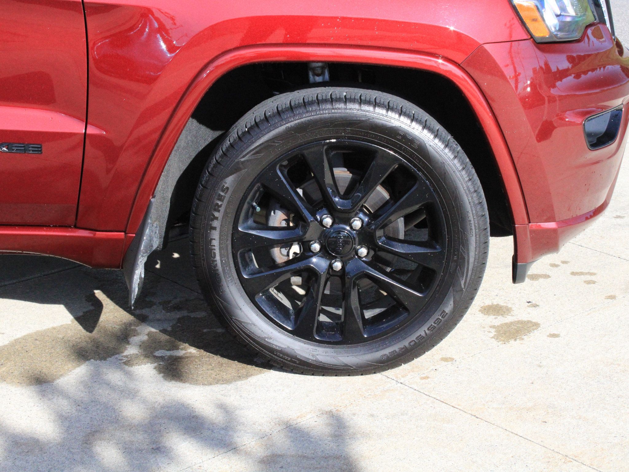 Used 2018 Jeep Grand Cherokee Altitude AWD/4WD image 37