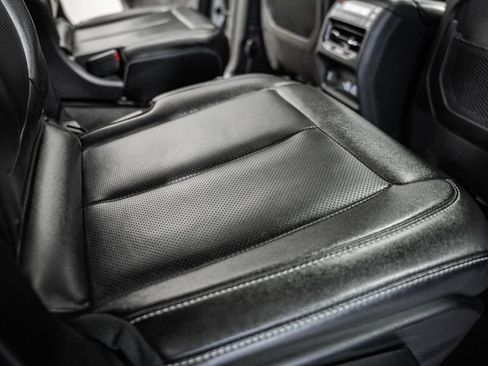 Used 2024 Jeep Grand Cherokee L Limited w/ Luxury Tech Group II image 36