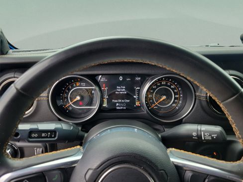 Used 2023 Jeep Gladiator Overland AWD/4WD image 25