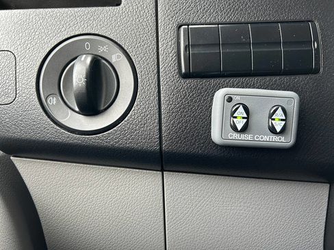 Used 2015 Mercedes-Benz Sprinter 3500 image 15