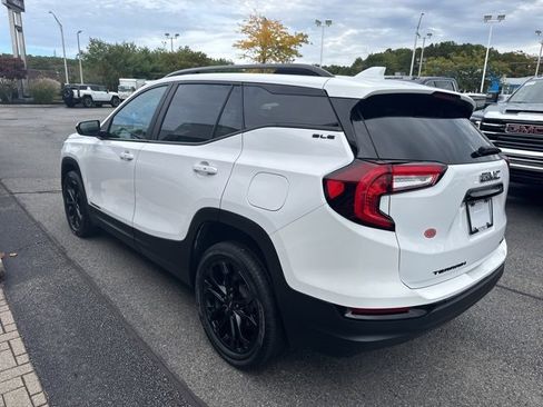 Used 2022 GMC Terrain SLE w/ Driver Convenience Package image 7