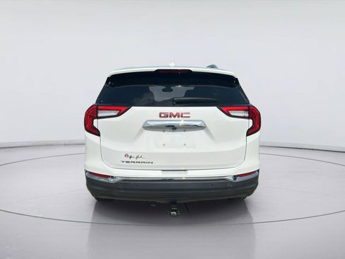 Used 2023 GMC Terrain SLT w/ Tech Package FWD image 5