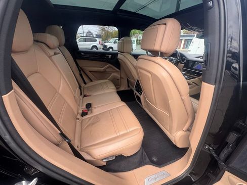 Used 2019 Porsche Cayenne S AWD/4WD image 25