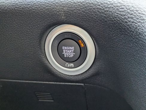 New 2026 Chrysler Pacifica Select image 30