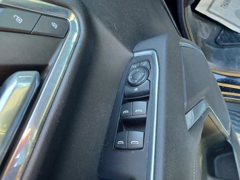 Used 2023 Chevrolet Silverado 1500 LT AWD/4WD image 14