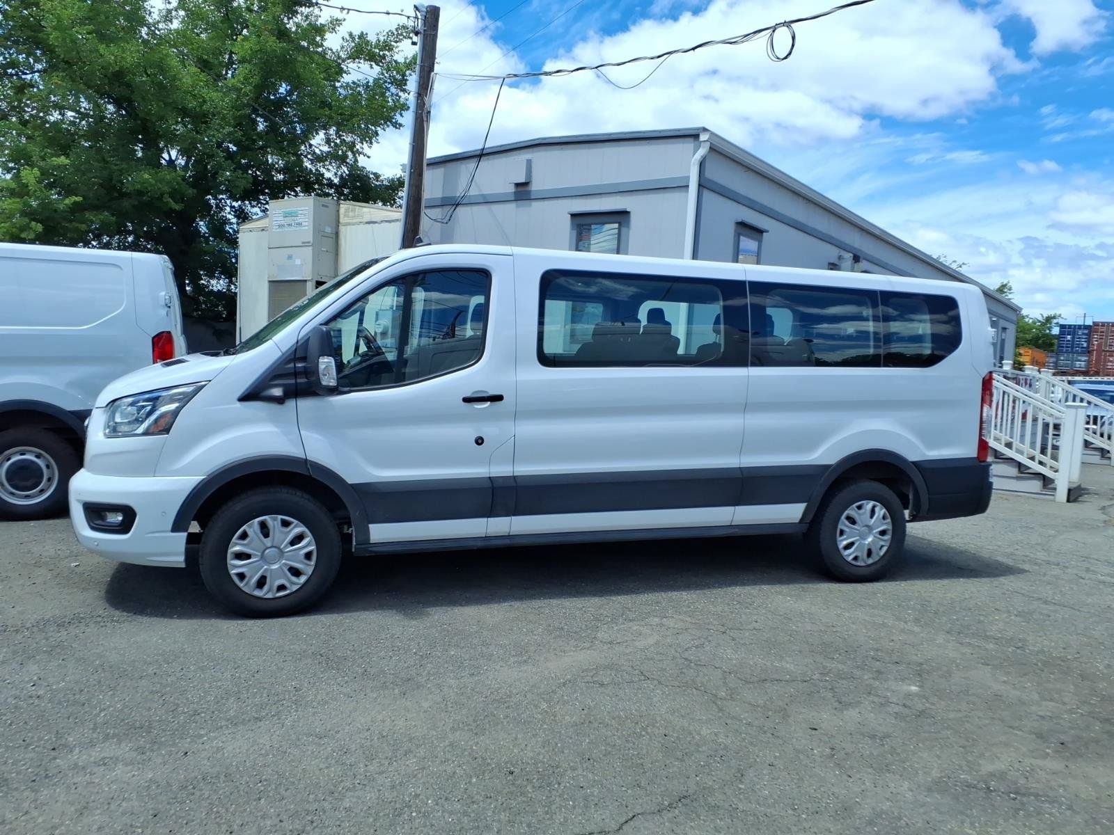 Used 2023 Ford Transit 350 XLT RWD image 4