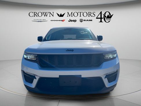 Used 2023 Jeep Grand Cherokee Limited w/ Black Appearance Package AWD/4WD image 7