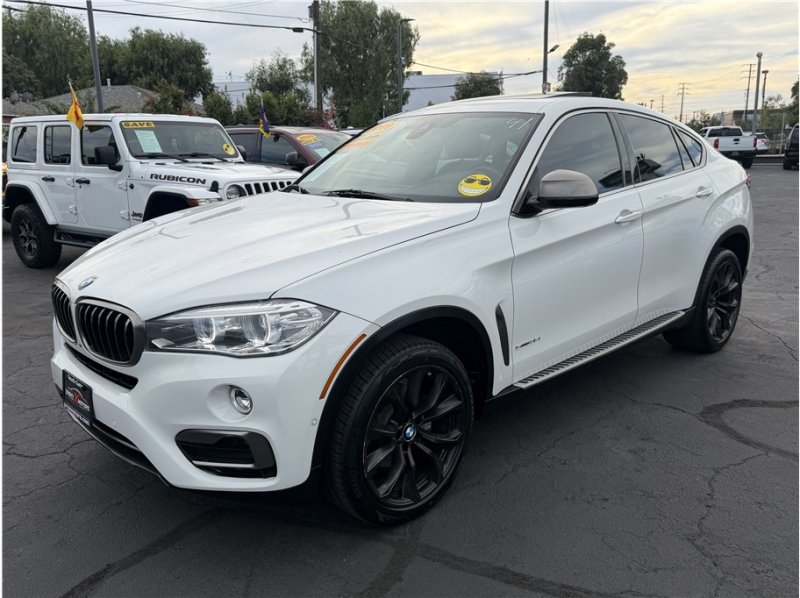Used 2019 BMW X6 sDrive35i w/ Convenience Package RWD image 3