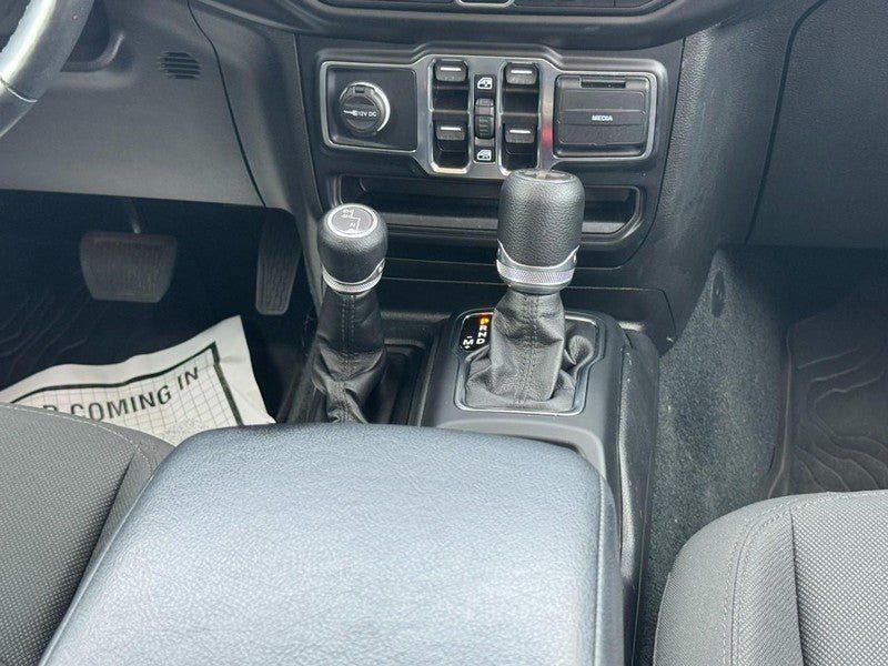 Used 2022 Jeep Wrangler Unlimited Sport AWD/4WD image 14