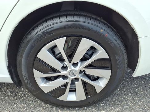 Used 2025 Nissan Altima 2.5 S FWD image 17