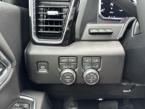 New 2026 GMC Sierra 2500 Denali w/ Denali Reserve Package AWD/4WD image 30