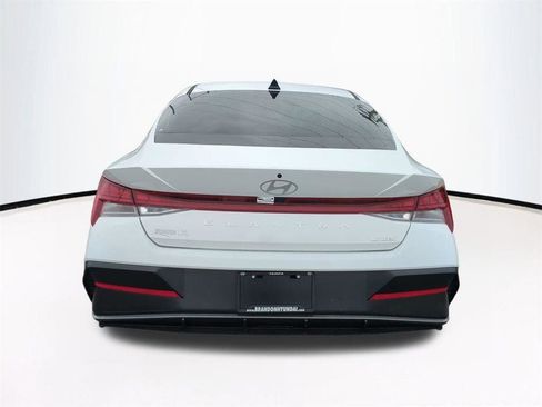 New 2026 Hyundai Elantra Limited image 6