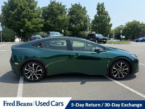 Used 2025 Toyota Prius Plug-In Hybrid FWD image 5