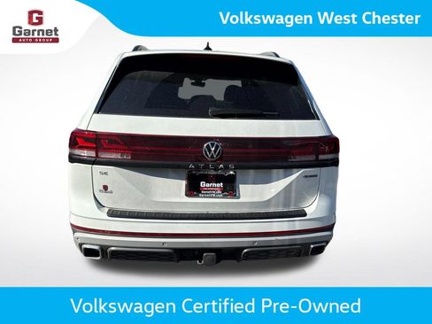 Certified 2025 Volkswagen Atlas Peak Edition SE AWD/4WD image 4