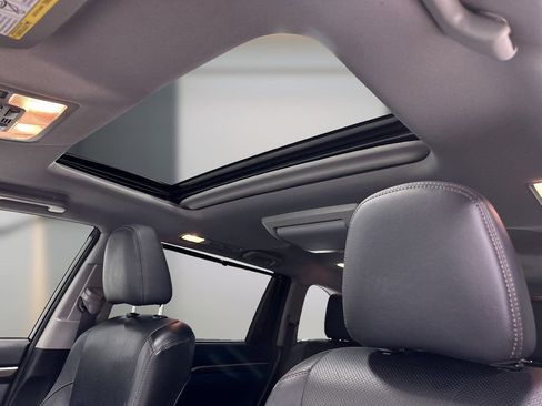 Used 2015 Toyota Highlander Limited FWD image 8