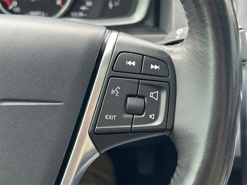 Used 2018 Volvo S60 T5 Inscription Platinum image 41