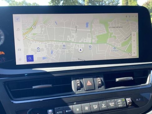 Used 2025 Lexus ES 300h w/ Premium Package FWD image 25