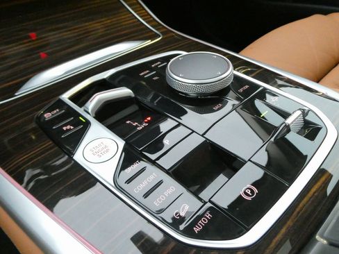 Used 2026 BMW X7 xDrive40i image 42