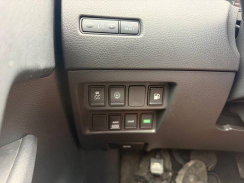 Used 2020 Nissan Rogue S AWD/4WD image 15