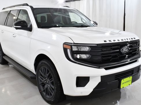 New 2026 Ford Expedition Max Platinum w/ Stealth Appearance Package image 4