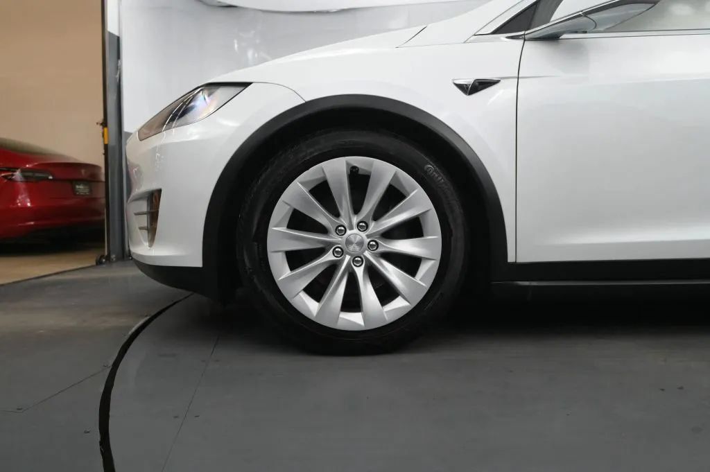Used 2019 Tesla Model X Long Range AWD/4WD image 10