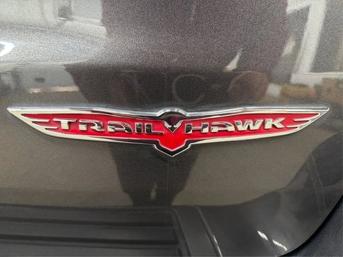 Used 2020 Jeep Grand Cherokee Trailhawk w/ Premium Lighting Group AWD/4WD image 43