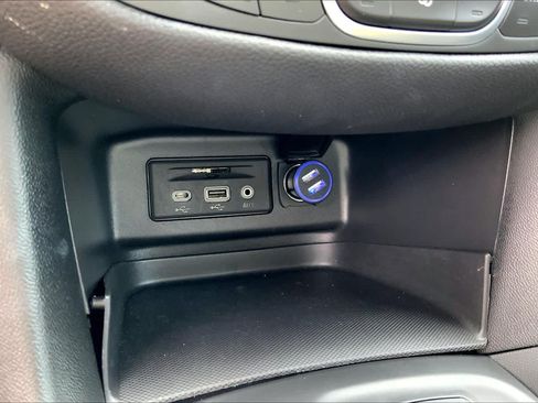 Used 2024 Chevrolet Equinox LT FWD image 29