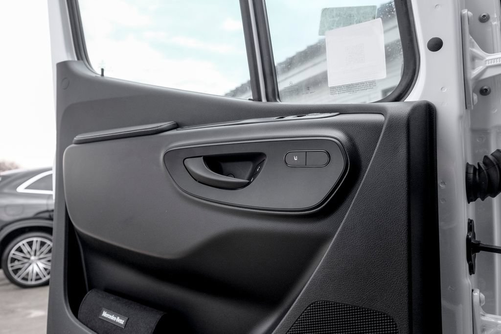 Used 2026 Mercedes-Benz Sprinter 2500 image 12