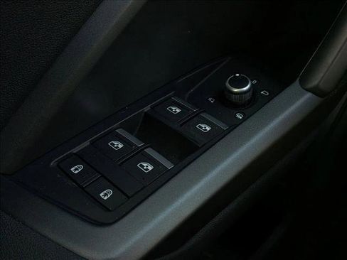 Used 2025 Audi Q3 2.0T Premium w/ Convenience Package image 12