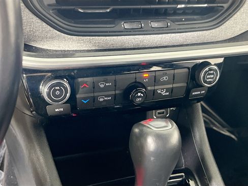 Used 2022 Jeep Compass Latitude AWD/4WD image 15