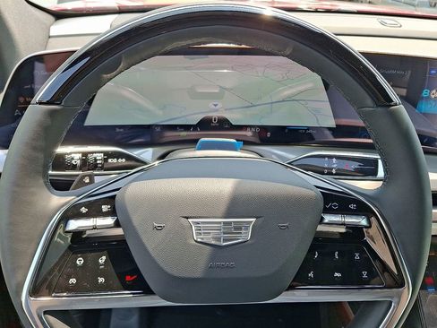 New 2026 Cadillac Vistiq Sport image 38