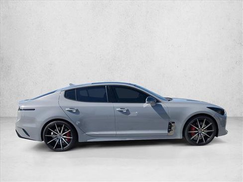 Used 2018 Kia Stinger GT1 RWD image 4