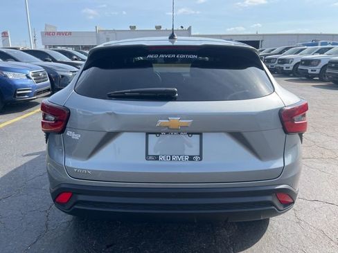 Used 2025 Chevrolet Trax LS w/ Driver Confidence Package FWD image 5