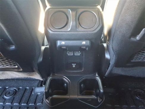 Certified 2022 Jeep Wrangler Unlimited Rubicon w/ Cold Weather Group image 17