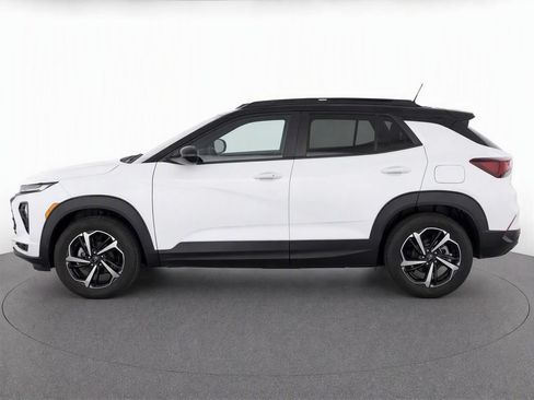 Used 2023 Chevrolet TrailBlazer RS w/ Sun and Liftgate Package AWD/4WD image 5
