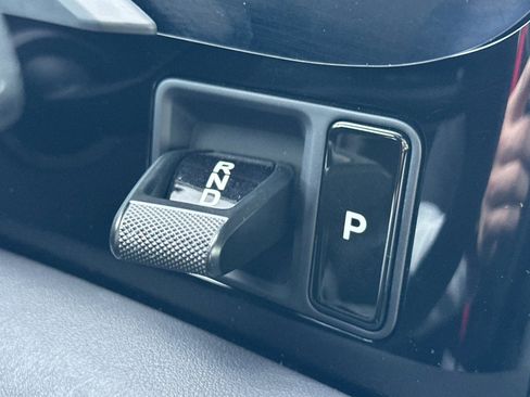 Used 2024 Porsche Taycan image 21