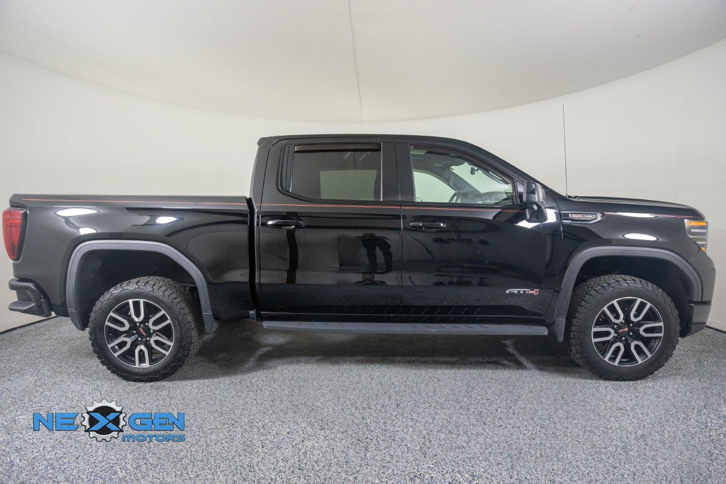 Used 2022 GMC Sierra 1500 AT4 w/ AT4 Premium Package AWD/4WD image 38