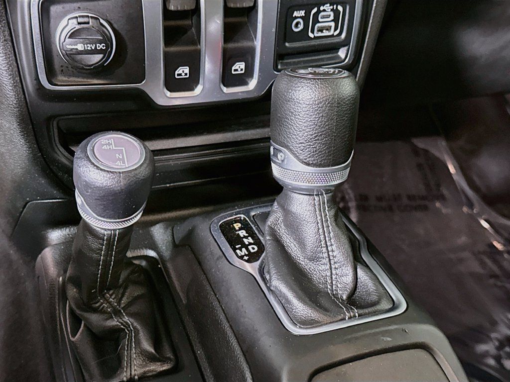 Used 2025 Jeep Wrangler Sport AWD/4WD image 10