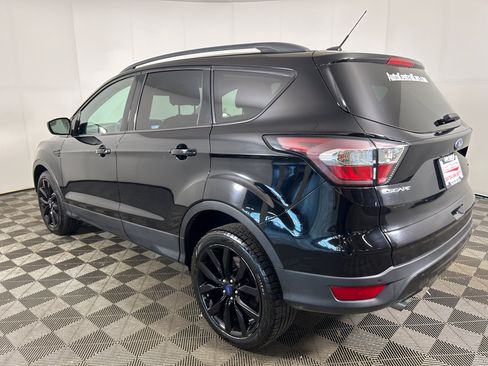 Used 2017 Ford Escape SE w/ Equipment Group 201A AWD/4WD image 3
