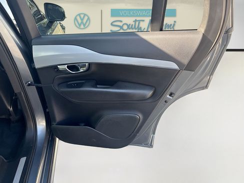 Used 2017 Volvo XC90 T5 Momentum w/ Vision Package image 30