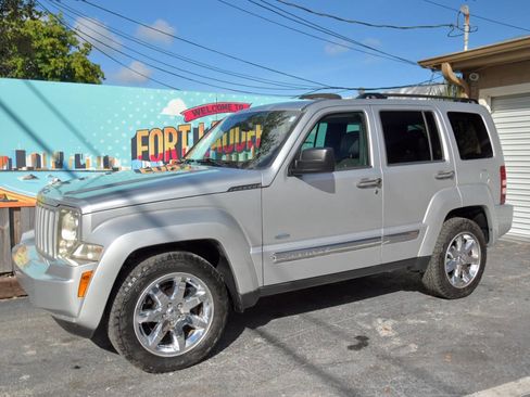 Used 2012 Jeep Liberty Sport image 5